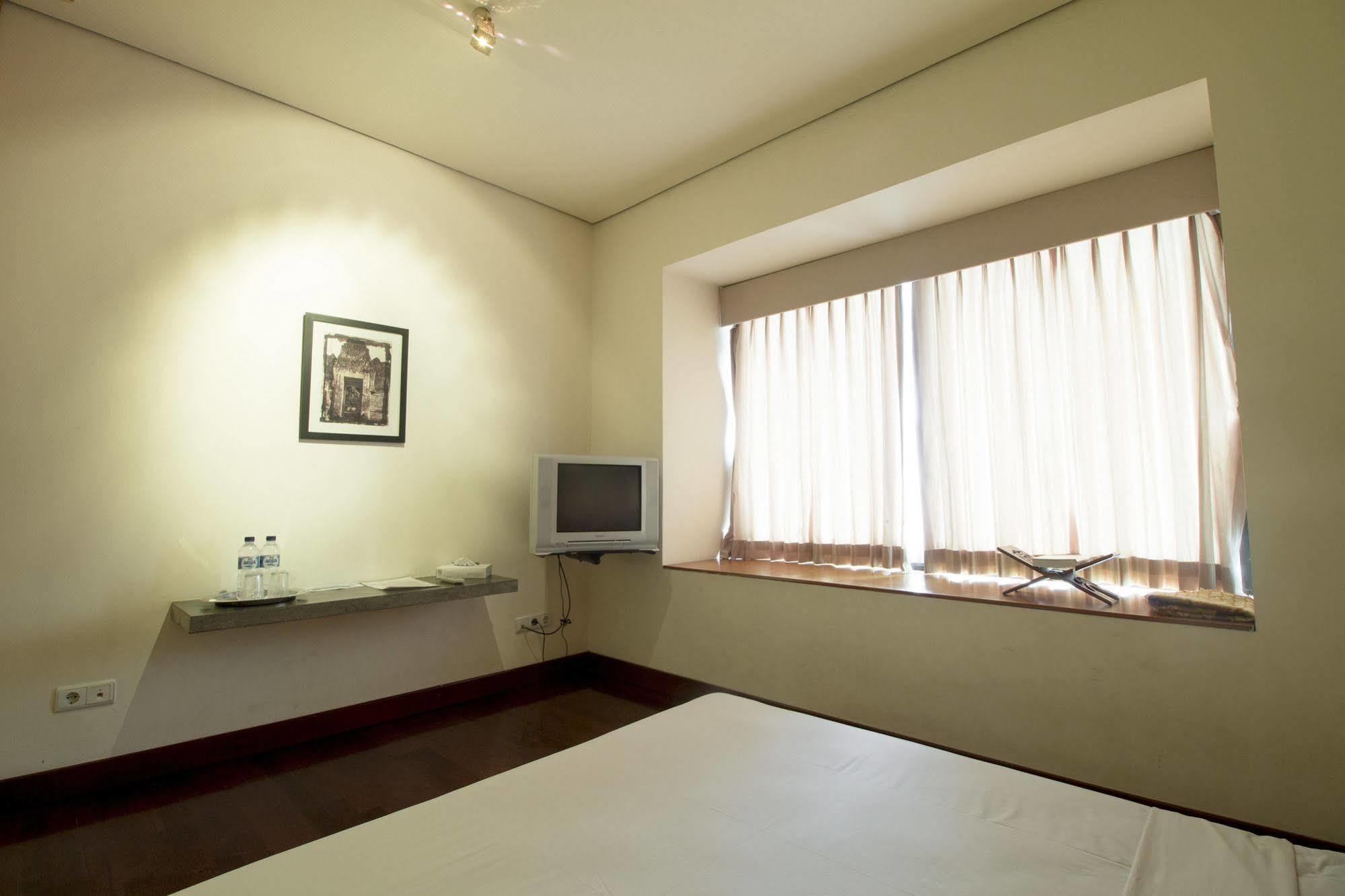 Wisma tamu Reddoorz @ Gegerkalong Girang 2*